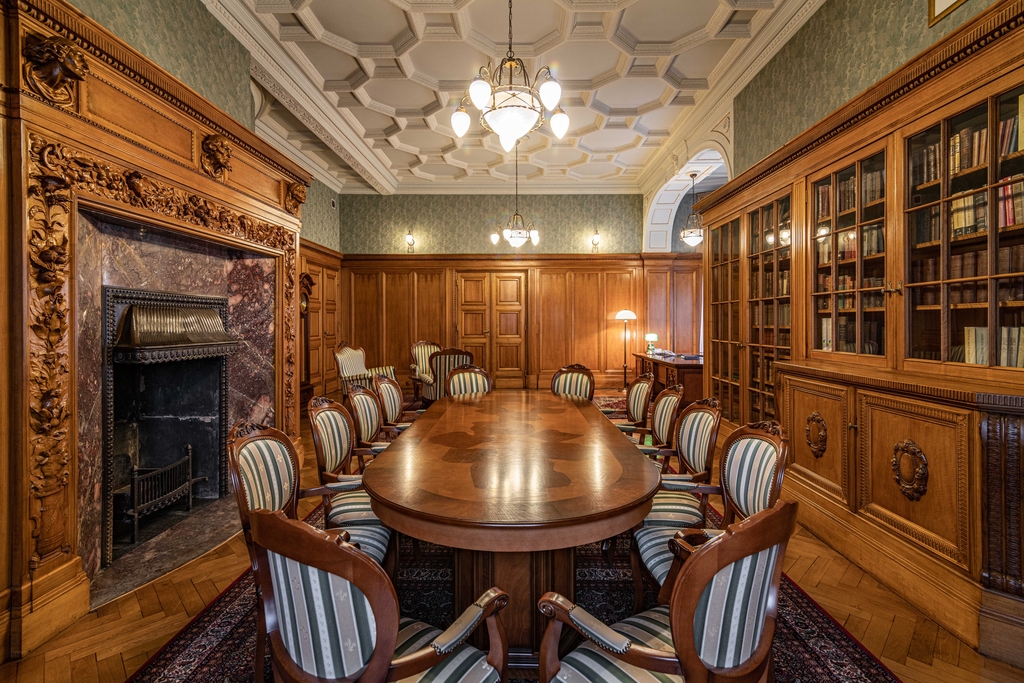 Jedna z sal w pałacu Biedermanna