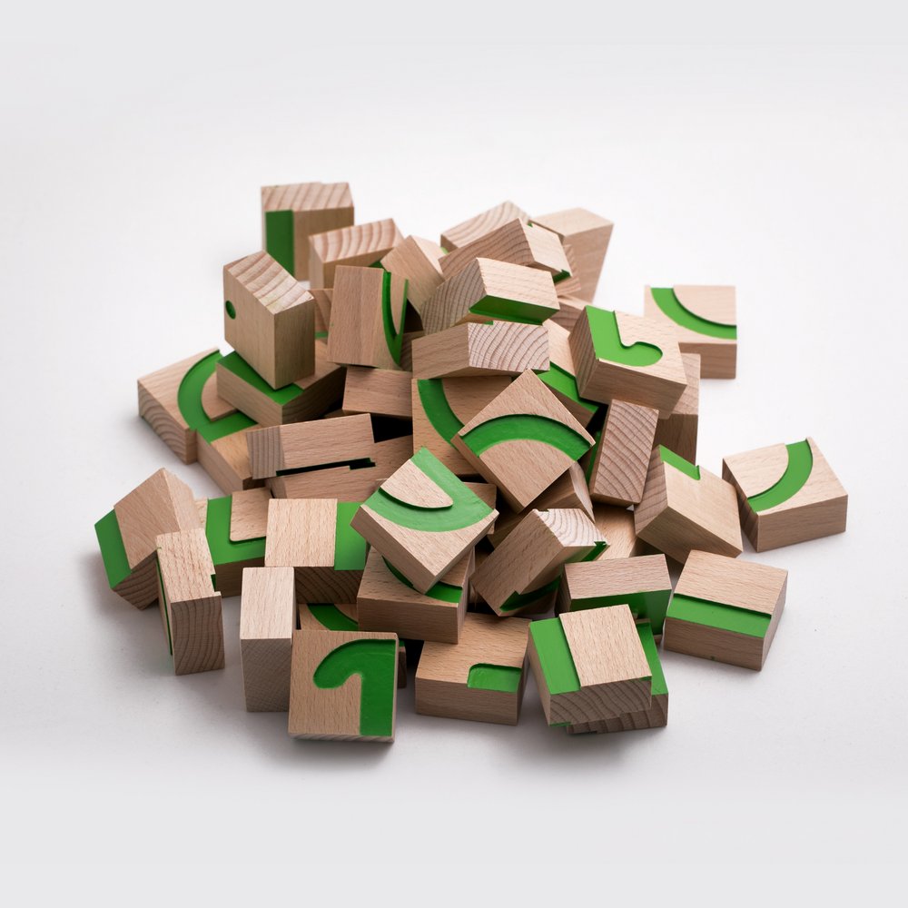 specjalnie zaprojektowane klocki