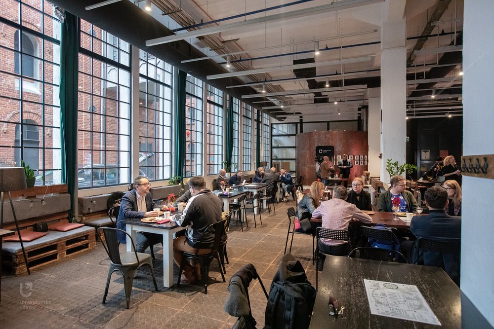 śniadania prasowe UŁ w restauracji w Łodzi