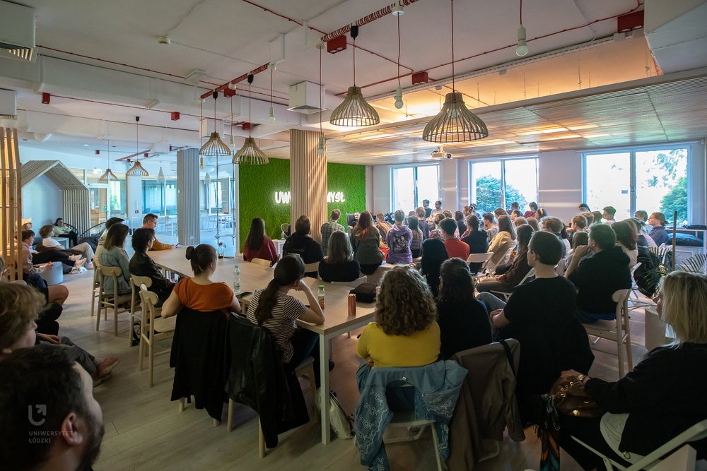 publicznosć na spotkaniu