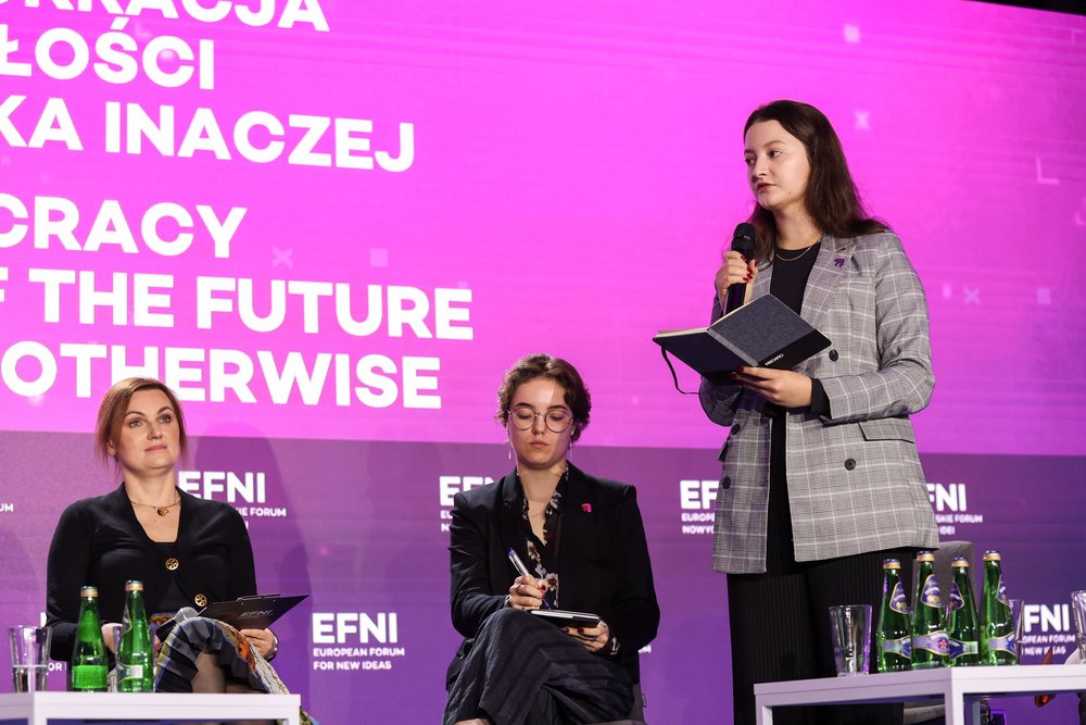 uczestnicy debaty na efni