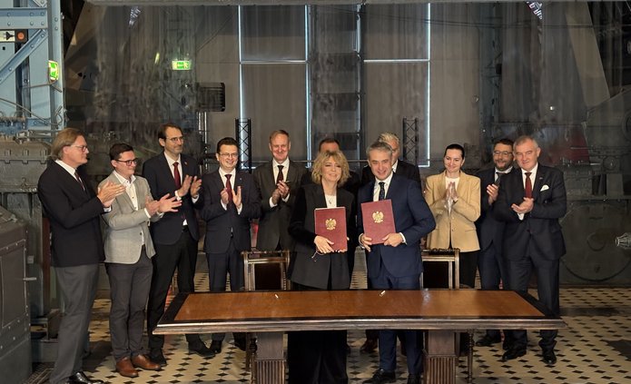 zdjęcie ministra i władz uczelni 