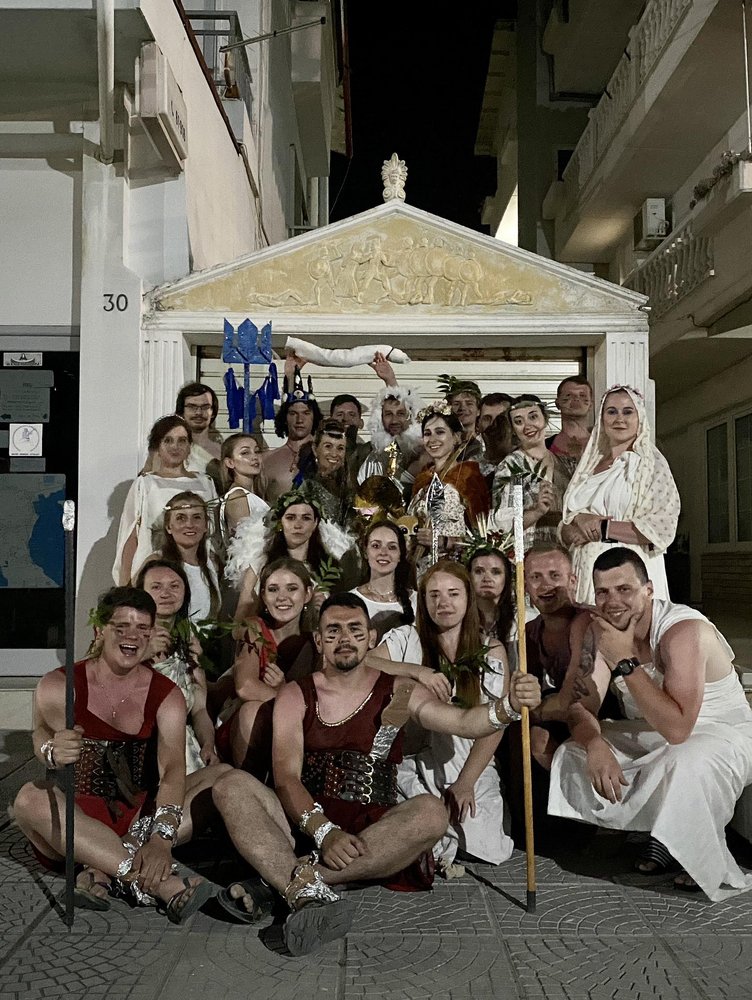 Członkowie akademickiego zespołu pieśni i tańca UŁ