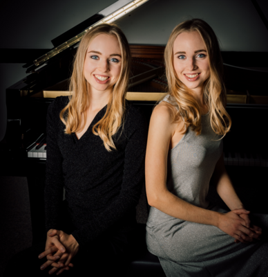 portret pianistek, dwóch dwudziestodwuletnich blondynek portret pianistek, dwóch dwudziestodwuletnich blondynek