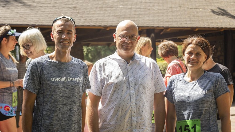 dr Piotr Kędzia, prof. Robert Zakrzewski, Renata Olender-Bartosik podczas rozpoczęcia biegu