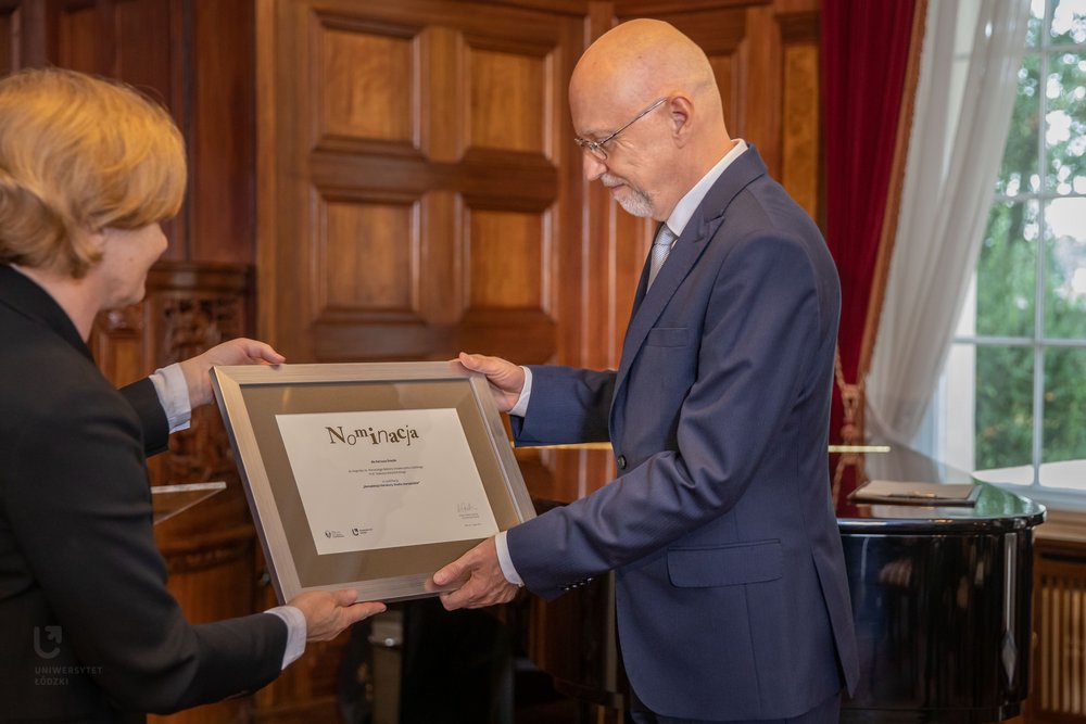 Dariusz Śnieżko odbiera dyplom