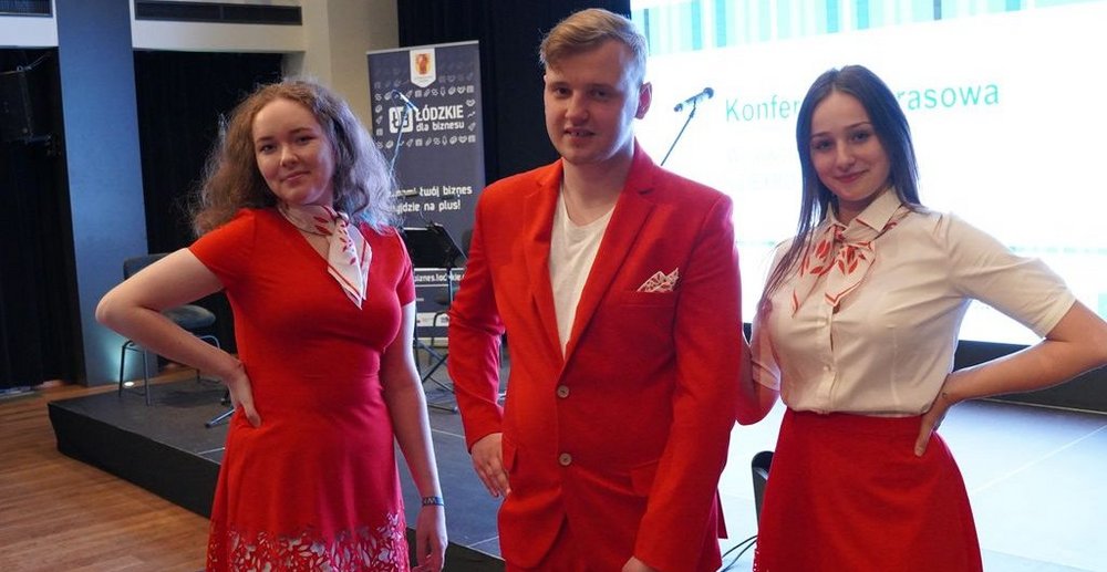 studenci UŁ w strojach na EXPO 2020