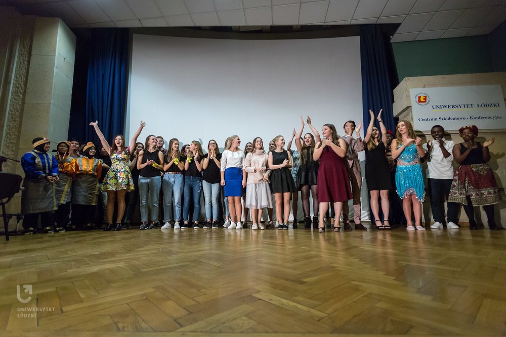 Studenci Studium z różnych części świata