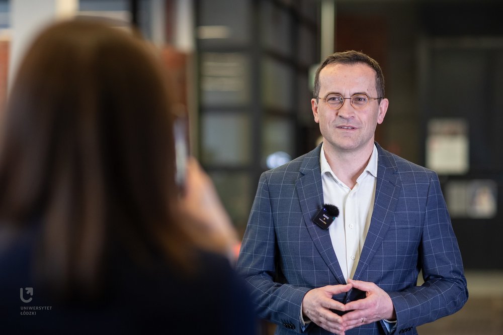 prof. Michał Mackiewicz podczas nagrania