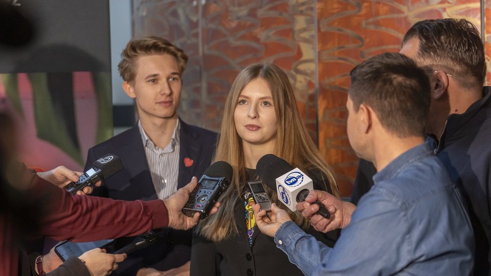 Maja Janicka podczas briefingu prasowego