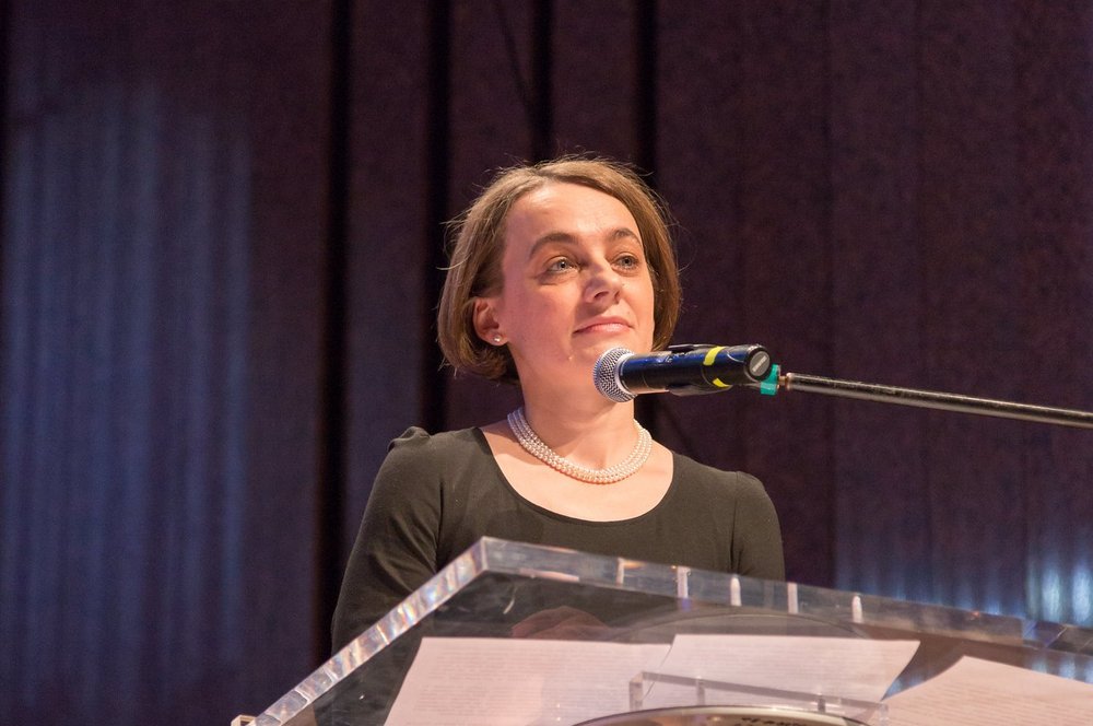 Profesor Ewa Kołodziejczyk przy mównicy