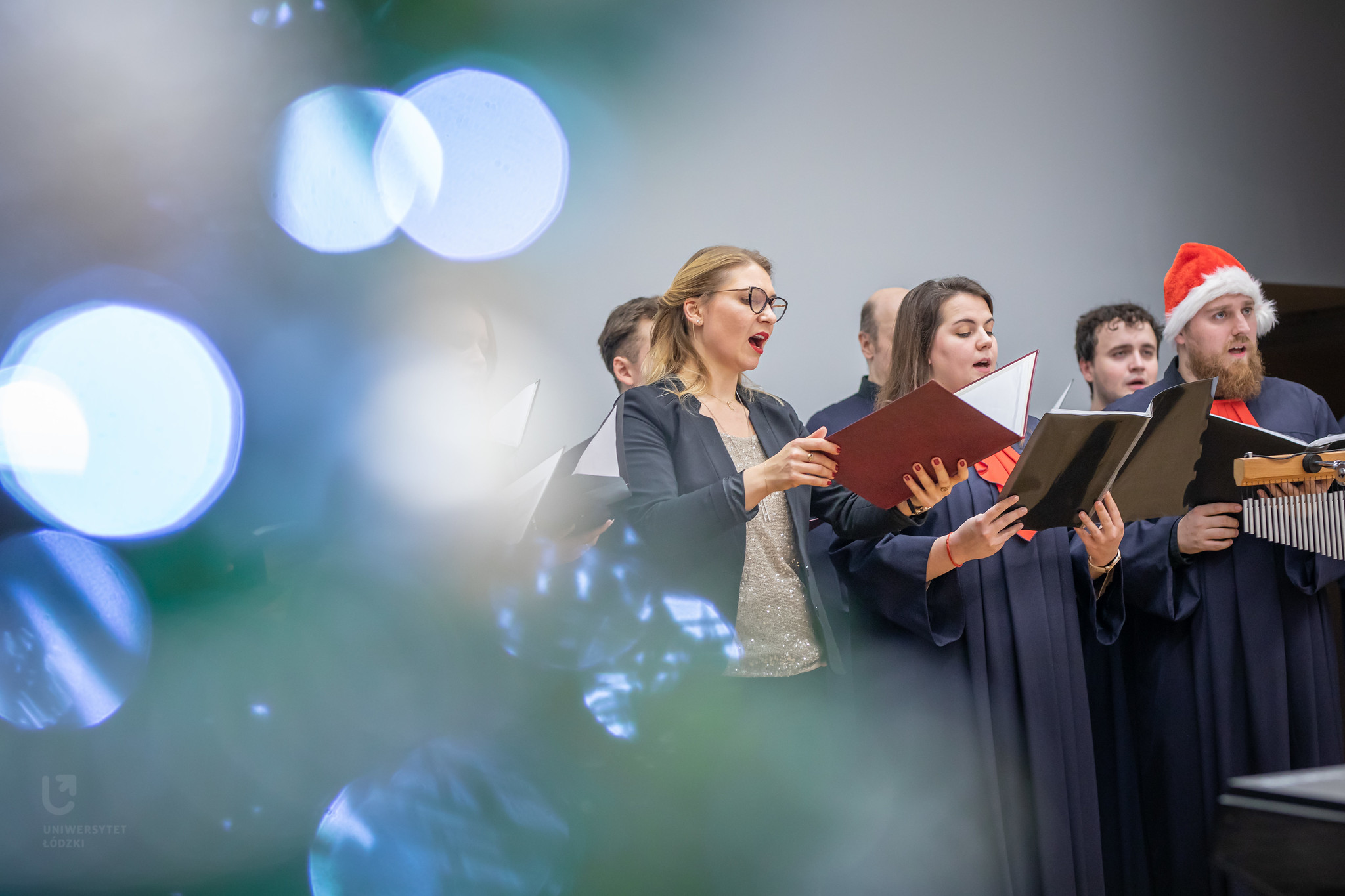 chór podczas świątecznego koncertu