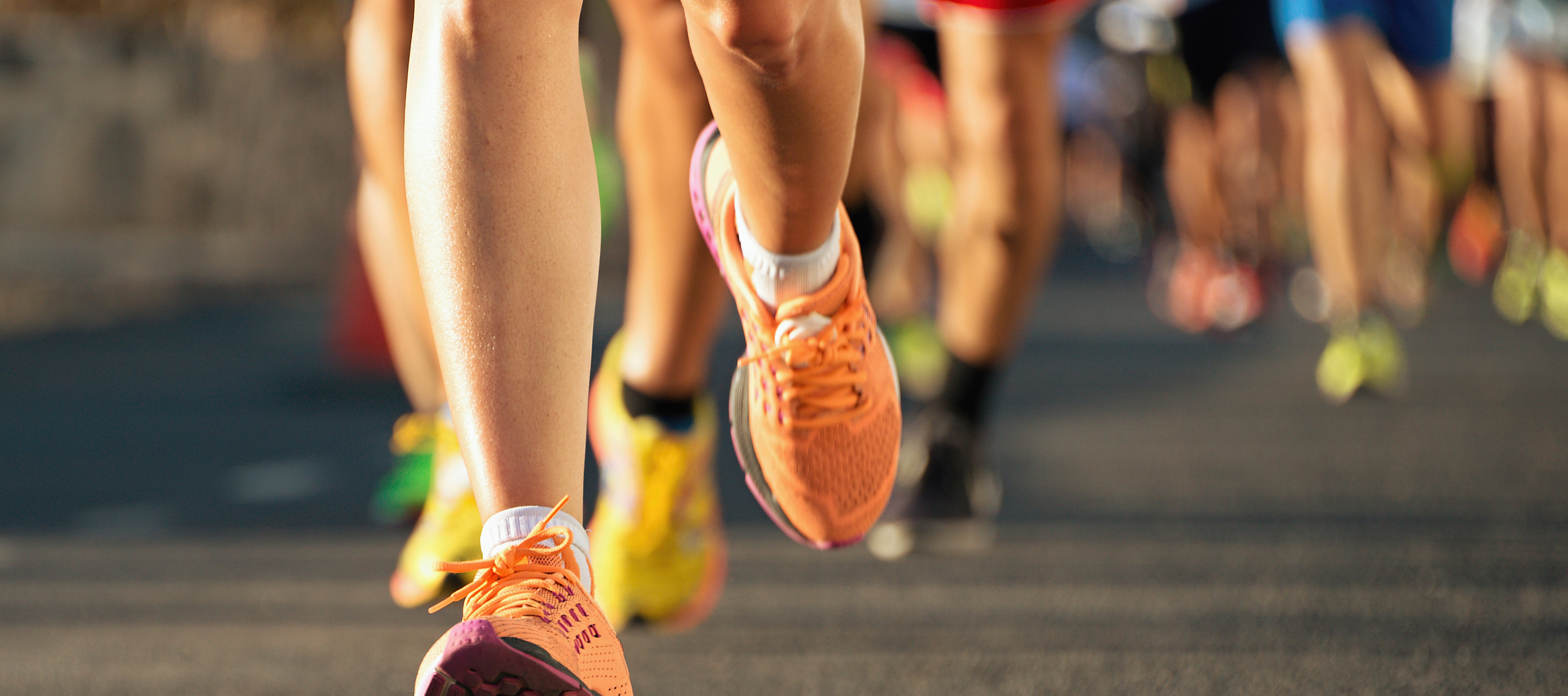 widok na buty biegaczy 