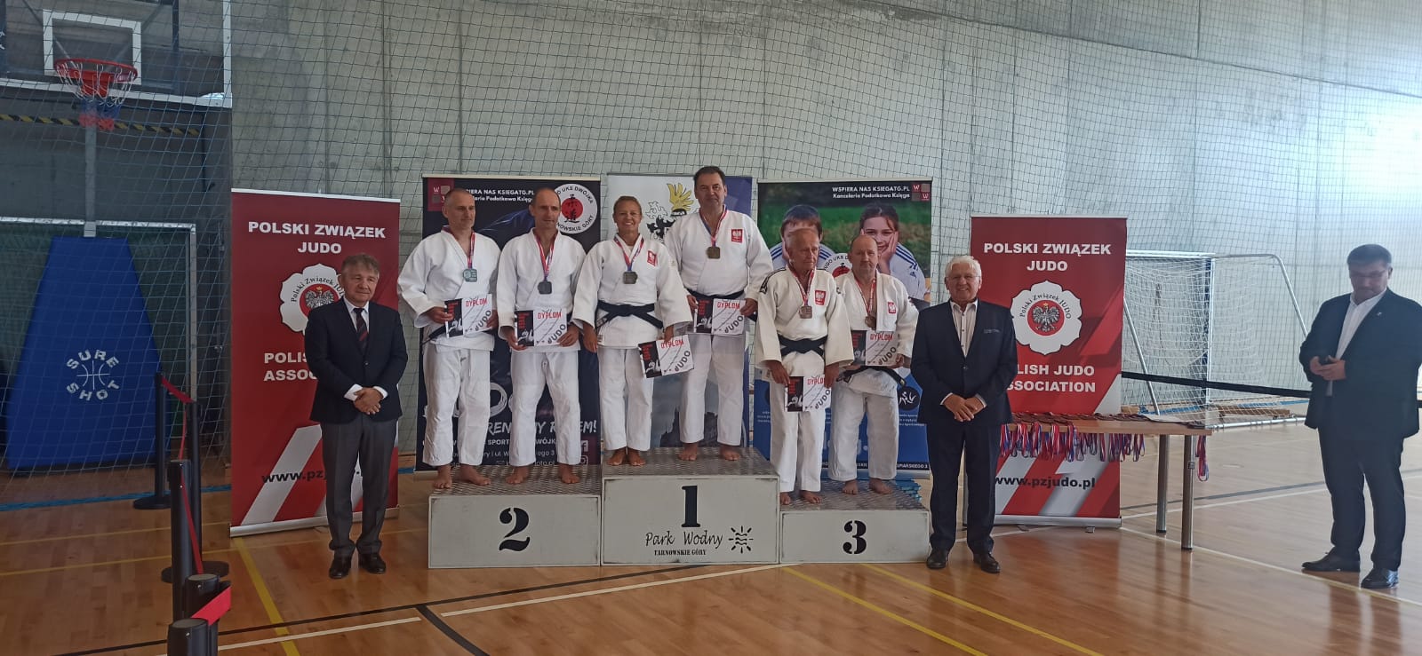 zwycięska para reprezentująca AZS Łódź Anna Jagiełło i Leszek Piąstka na podium 