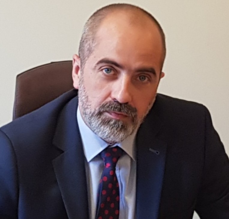 zdjęcie portretowe dra Krzysztofa Kurosza