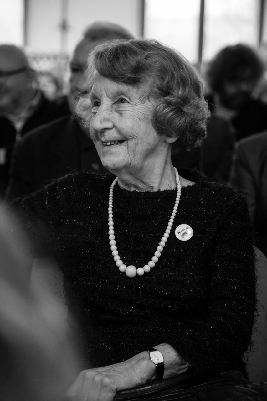 pani Profesor - zdjęcie czarno-białe