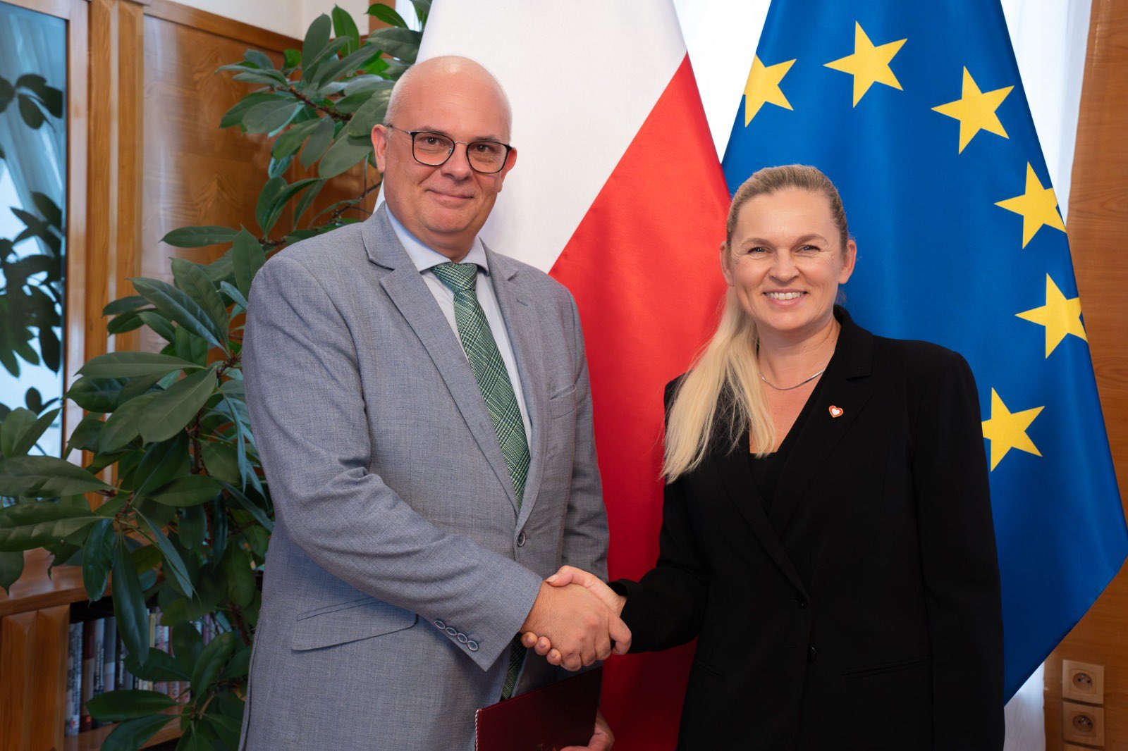 Dr hab. Robert Zakrzewski, prof. UŁ, i szefowa MEN Barbara Nowacka