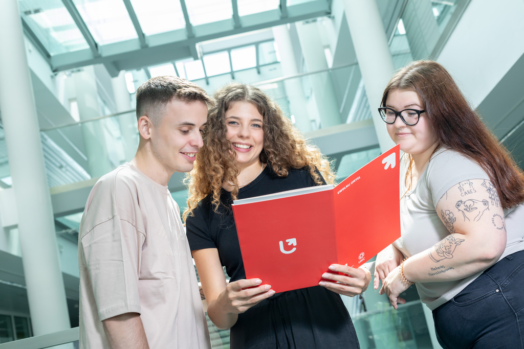 Dwoje studentów UŁ