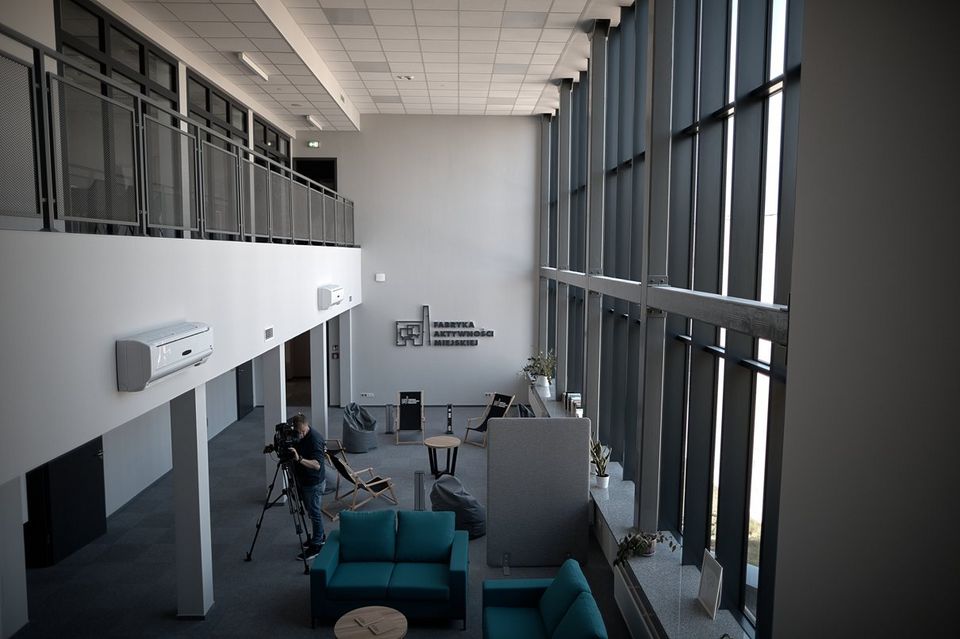 Fabryka Aktywności Miejskiej widok na hall z półpiętra