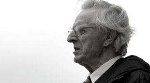 Czarno-biłay portret prof. Arnolda Whittaker Wolfendale